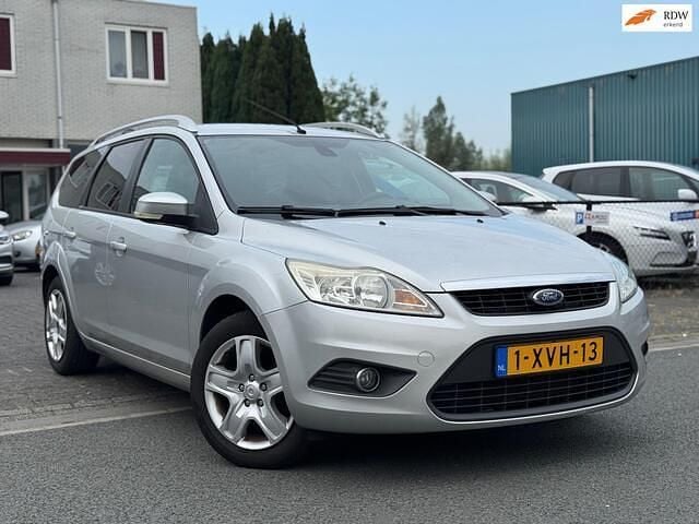 Grijs Gebruikt 2009 Ford Focus Trend Stationwagen | € 1.950 (Goede deal) - Afbeelding 1/4