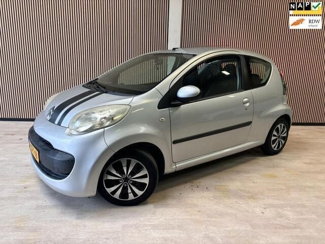 Grijs Gebruikt 2005 Citroën C1 Hatchback | € 1.650 (Eerlijke prijs) - Afbeelding 1/4