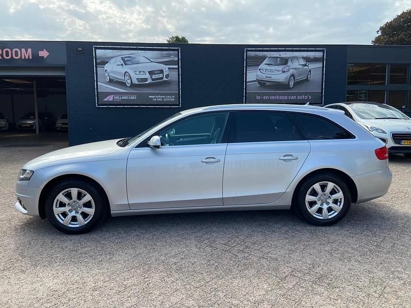Grijs, metallic lak Gebruikt 2010 Audi A4 Business Stationwagen | € 5.995 (Goede deal) - Afbeelding 1/4