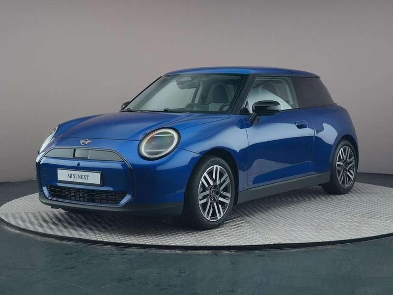 Blauw Gebruikt 2025 Mini Cooper Classic Hatchback | € 29.750 - Afbeelding 1/4