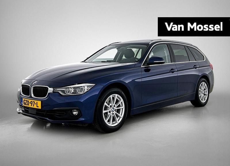 Blauw Gebruikt 2018 BMW 320 M Sport Stationwagen | € 20.940 (Super prijs) - Afbeelding 1/4