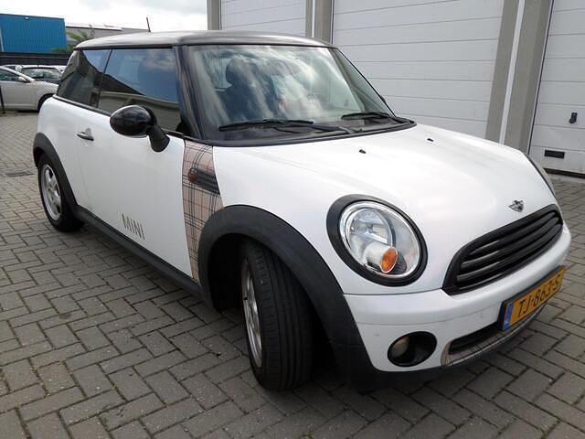 Occasion Mini ONE 95 PK (69 kW) 2007 Rood (metallic) Hatchback