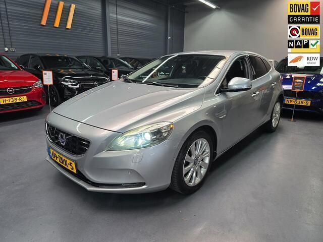 Grijs Gebruikt 2013 Volvo V40 Summum Stationwagen | € 5.450 (Eerlijke prijs) - Afbeelding 1/4