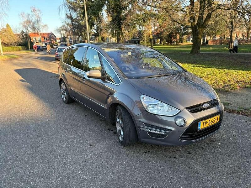 Bruin Occasion 2011 Ford S-MAX S MPV | € 6.750 (Eerlijke prijs) - Afbeelding 1/4
