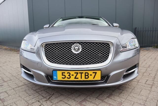 Occasion Jaguar XJ Luxury 241 PK (177 kW) 2013 Grijs Sedan