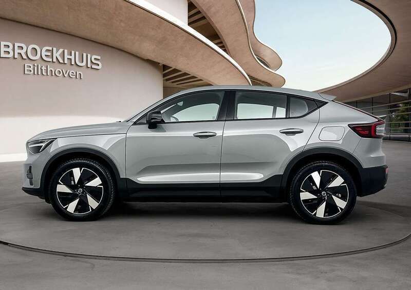 Grijs, metallic lak Gebruikt 2024 Volvo C40 Core SUV | € 41.900 (Super prijs) - Afbeelding 1/4