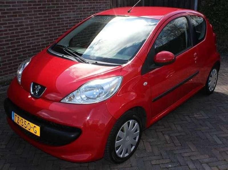 Rood Gebruikt 2008 Peugeot 107 Hatchback | € 1.500 (Goede deal) - Afbeelding 1/2