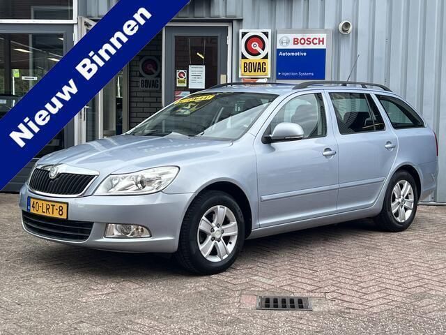 Blauw Gebruikt 2010 Skoda Octavia Business Line Stationwagen | € 5.950 (Duur) - Afbeelding 1/4