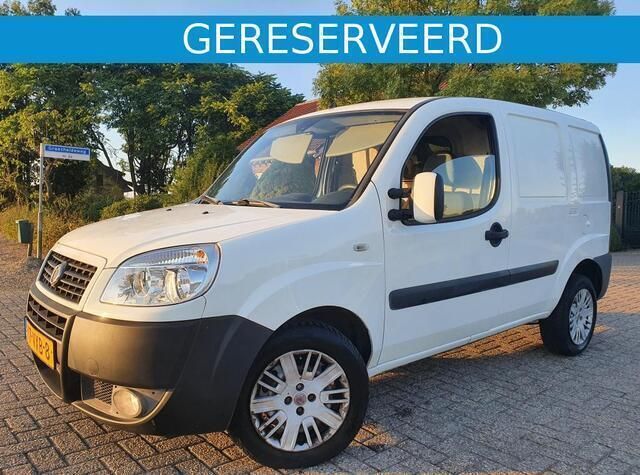 White Used 2008 Fiat Doblò Minivan | € 4.995 (Expensive) - Image 1/4