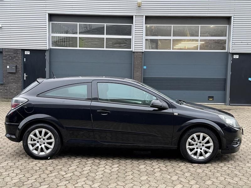 Occasion Opel Astra 140 PK (102 kW) 2007 Zwart Hatchback