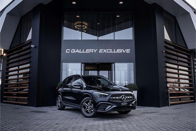 Zwart (metallic) Nieuw 2025 Mercedes GLA250 Business SUV | € 50.995 (Super prijs) - Afbeelding 1/4