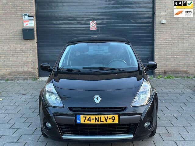 Zwart Gebruikt 2010 Renault Clio II Collection Hatchback | € 2.950 (Eerlijke prijs) - Afbeelding 1/4