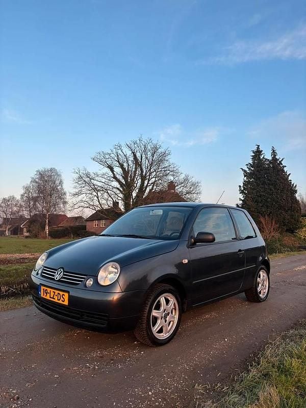 Occasion 2003 VW Lupo Hatchback | € 2.395 (Iets duurder) - Afbeelding 1/4