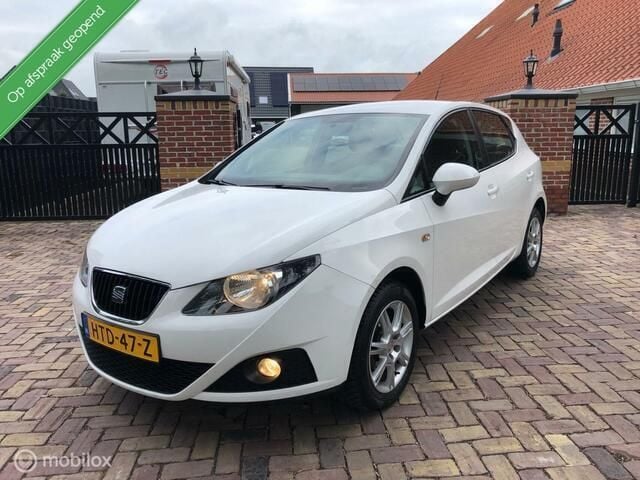 Wit Gebruikt 2011 Seat Ibiza Hatchback | € 4.999 (Eerlijke prijs) - Afbeelding 1/4