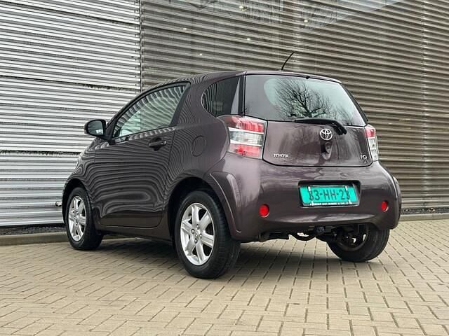Occasion Toyota iQ Comfort 68 PK (50 kW) 2009 Paars Hatchback