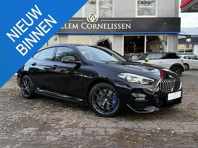 Zwart Gebruikt 2023 BMW 218 M Sport Coupé | € 30.495 (Eerlijke prijs) - Afbeelding 1/4