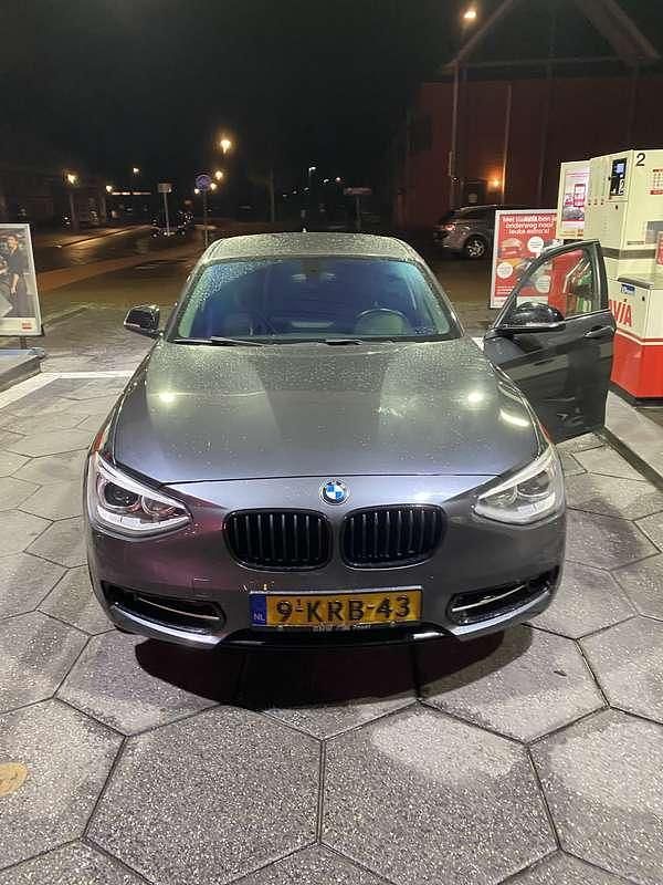 Grijs Gebruikt 2013 BMW 118 M Sport Hatchback | € 6.499 (Eerlijke prijs) - Afbeelding 1/4