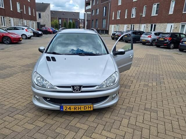 Grijs Gebruikt 2005 Peugeot 206 Hatchback | € 999 (Eerlijke prijs) - Afbeelding 1/4