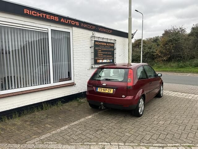 Occasion Ford Fiesta 69 PK (50 kW) 2004 Rood Hatchback