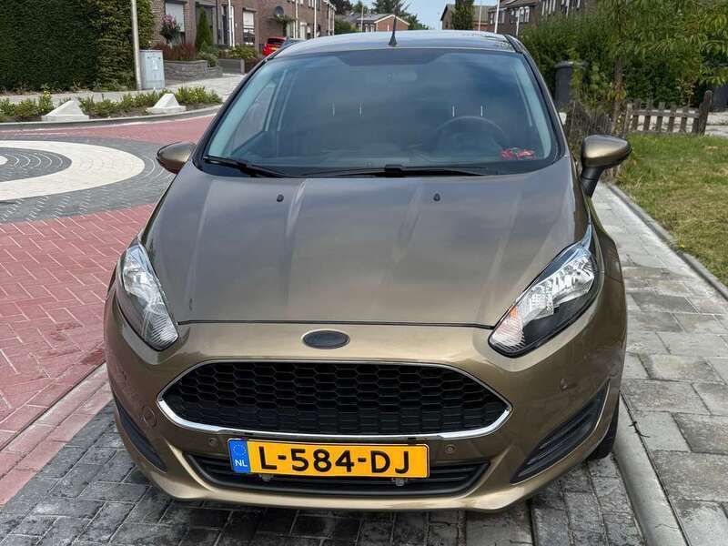 Brons Gebruikt 2013 Ford Fiesta Titanium Hatchback | € 4.500 - Afbeelding 1/4