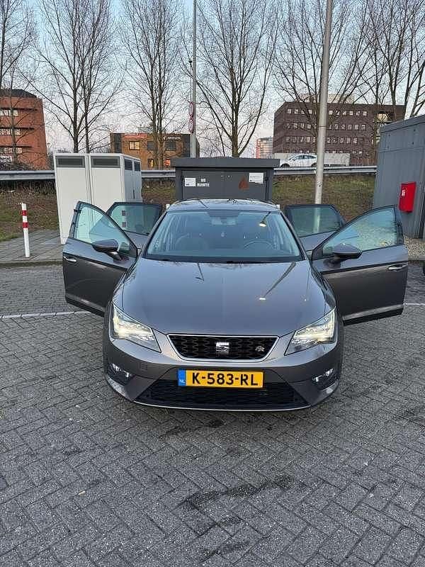 Grijs Gebruikt 2015 Seat Leon FR Stationwagen | € 10.500 (Super prijs) - Afbeelding 1/4