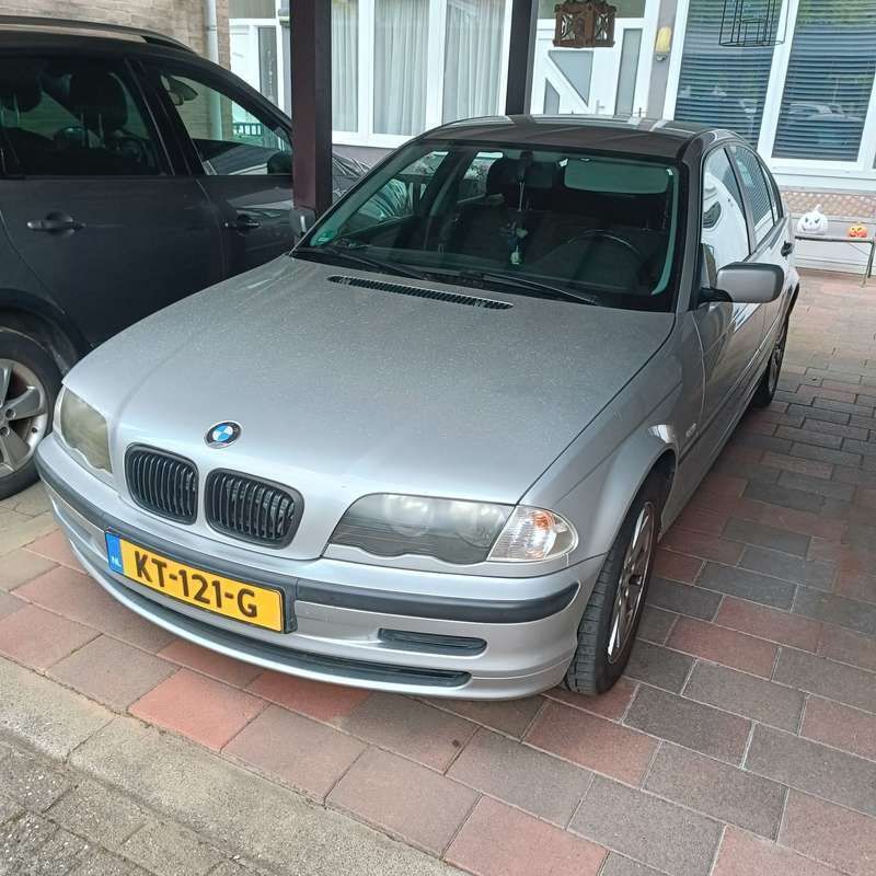 Grijs Gebruikt 2000 BMW 316 Sedan | € 1.999 (Goede deal) - Afbeelding 1/4