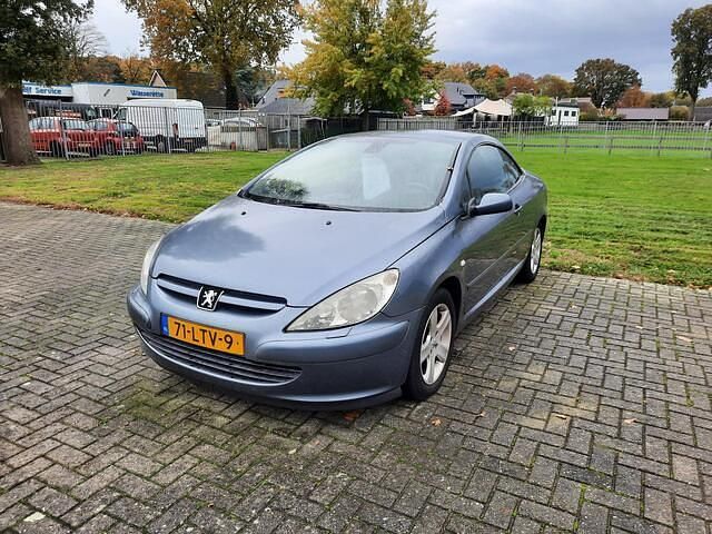 Grijs Gebruikt 2004 Peugeot 307 CC Cabriolet | € 1.450 (Goede deal) - Afbeelding 1/4