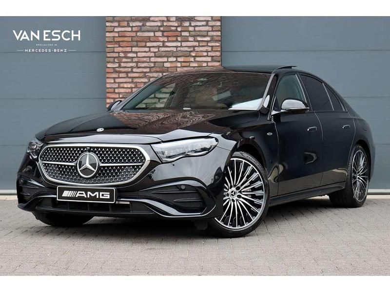 Zwart Occasion 2025 Mercedes E300 AMG line Sedan | € 72.500 (Eerlijke prijs) - Afbeelding 1/4