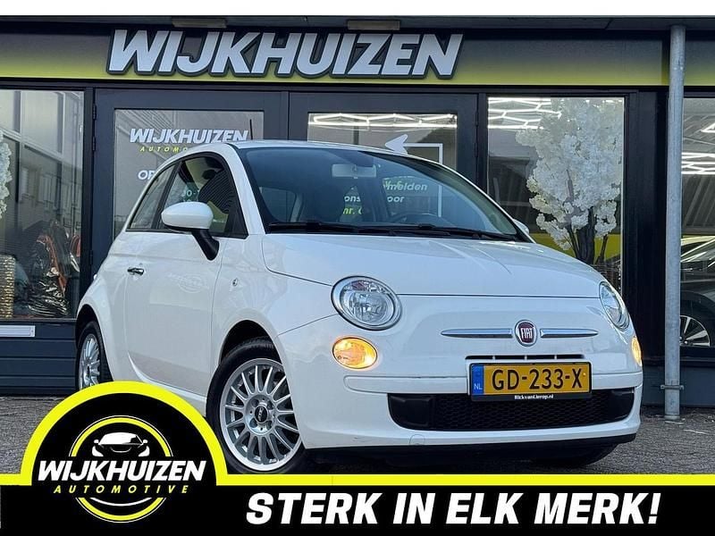 Wit Occasion 2015 Fiat 500 Lounge Hatchback | € 5.950 (Goede deal) - Afbeelding 1/4