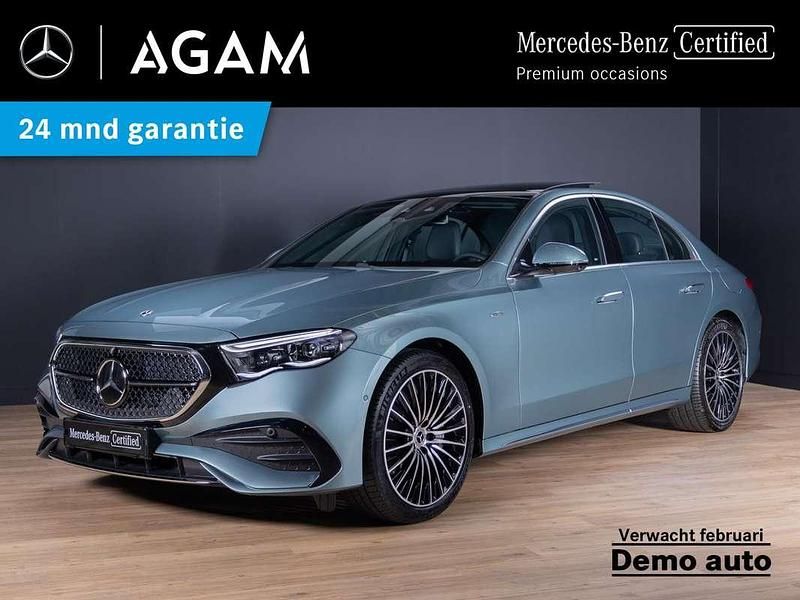 Groen Gebruikt 2025 Mercedes E300 Sport Edition Sedan | € 76.950 - Afbeelding 1/4