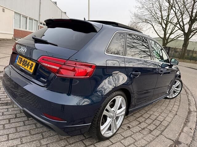 Occasion Audi A3 Sportback S-Line 190 PK (139 kW) 2018 Blauw Hatchback