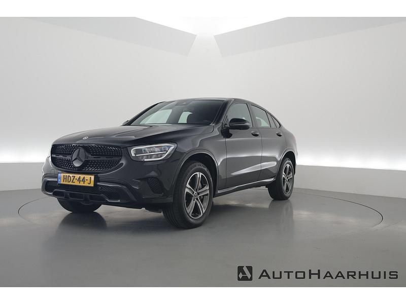 Zwart Gebruikt 2021 Mercedes GLC300 Coupé | € 46.750 (Eerlijke prijs) - Afbeelding 1/3