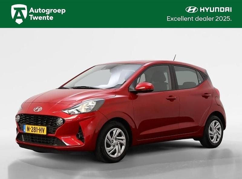 Rood Gebruikt 2021 Hyundai i10 Comfort Hatchback | € 13.345 (Eerlijke prijs) - Afbeelding 1/4