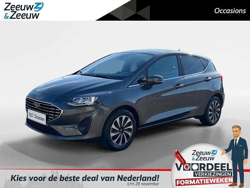 Grijs Gebruikt 2023 Ford Fiesta Titanium Hatchback | € 15.940 (Super prijs) - Afbeelding 1/4