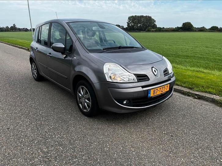 Gebruikt 2012 Renault Grand Modus MPV | € 5.750 (Duur) - Afbeelding 1/4