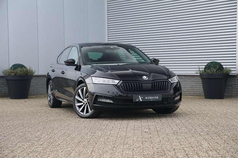 Occasion Skoda Octavia Business Line 112 PK (82 kW) 2022 Zwart Hatchback