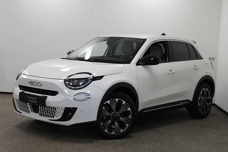 Wit Occasion 2025 Fiat 600 La Prima SUV | € 23.950 (Super prijs) - Afbeelding 1/4