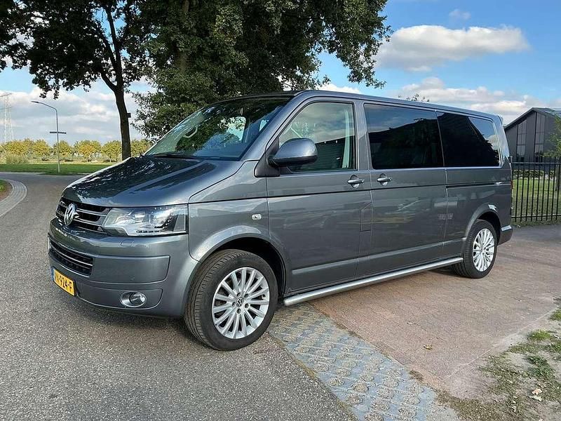 Grijs Gebruikt 2015 VW T6 Highline Van | € 25.995 (Duur) - Afbeelding 1/4