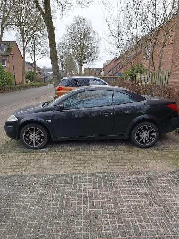 Zwart Occasion 2005 Renault Mégane Cabriolet Cabriolet | € 750 (Super prijs) - Afbeelding 1/4
