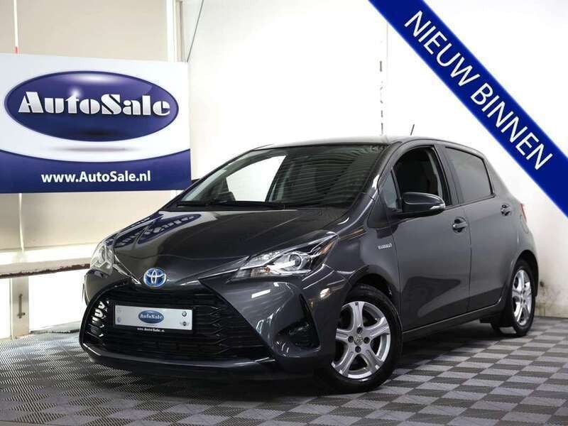 Grijs Gebruikt 2017 Toyota Yaris Hybrid Design Hatchback | € 13.944 (Eerlijke prijs) - Afbeelding 1/4