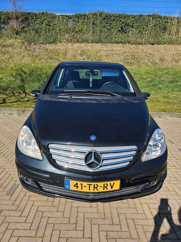 Zwart Gebruikt 2007 Mercedes B200 MPV | € 4.950 (Eerlijke prijs) - Afbeelding 1/4