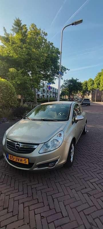 Beige Occasion 2009 Opel Corsa Business MPV | € 1.750 (Eerlijke prijs) - Afbeelding 1/4