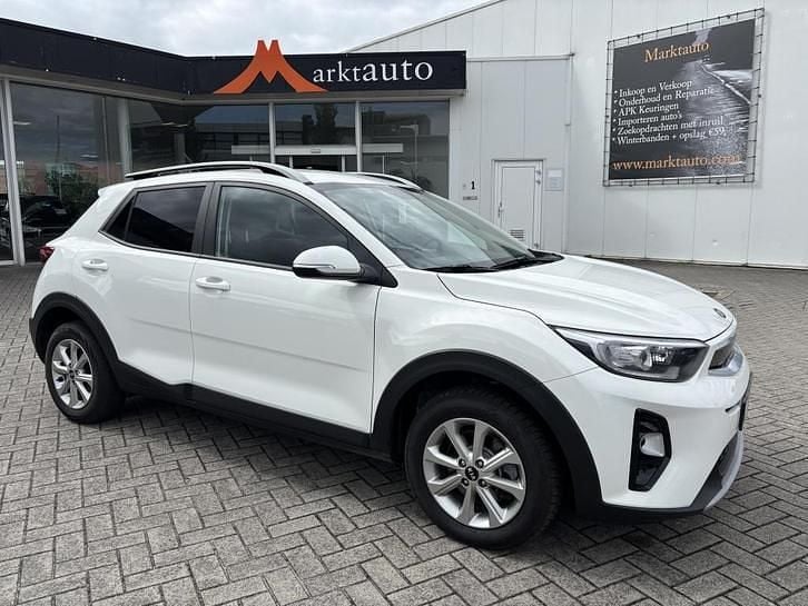 Wit Gebruikt 2018 Kia Stonic SUV | € 13.440 (Eerlijke prijs) - Afbeelding 1/4