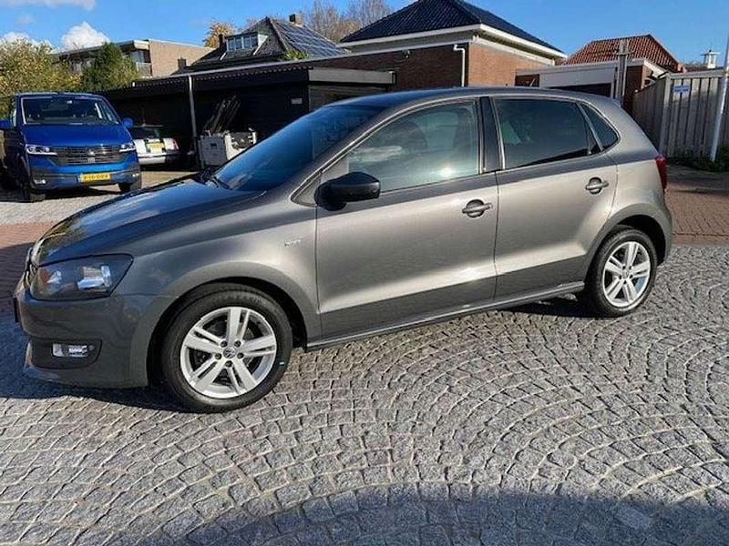 Grijs Gebruikt 2014 VW Polo Trendline Hatchback | € 6.500 (Goede deal) - Afbeelding 1/4