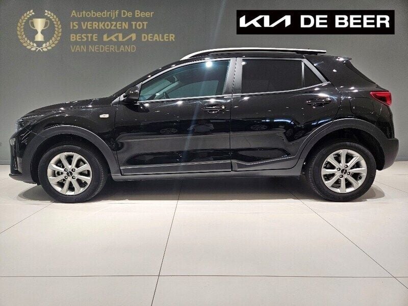 Zwart Gebruikt 2024 Kia Stonic SUV | € 24.995 (Eerlijke prijs) - Afbeelding 1/4
