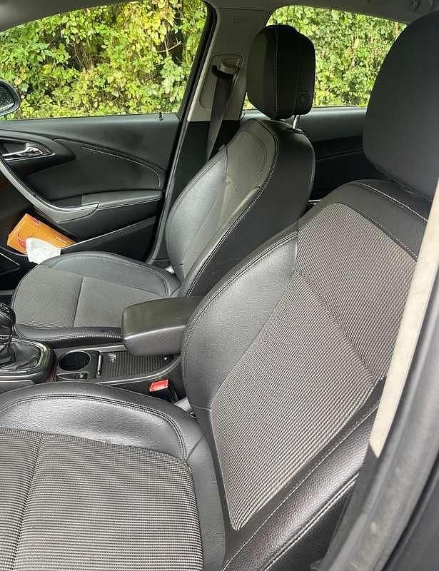 Grijs Gebruikt 2010 Opel Astra Cosmo MPV | € 3.500 (Iets duurder) - Afbeelding 1/4