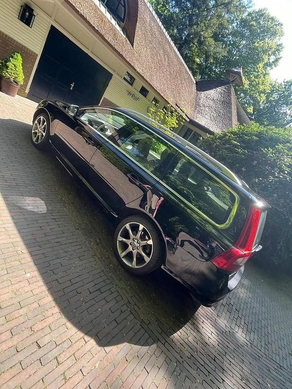 Occasion 2011 Volvo V70 Stationwagen | € 4.800 (Duur) - Afbeelding 1/4