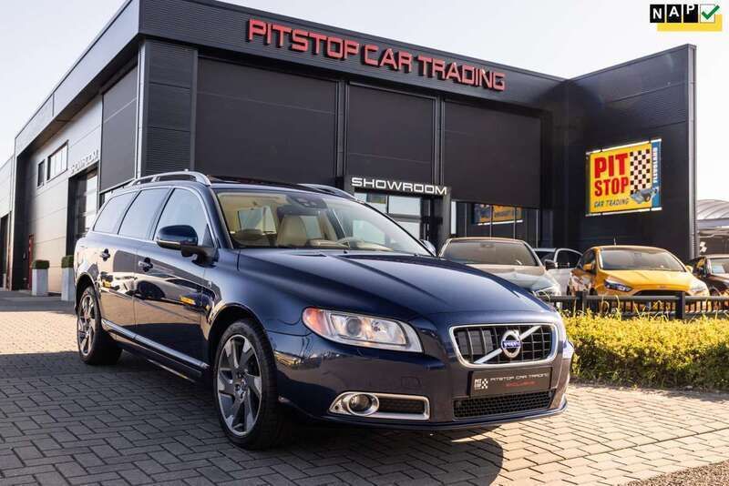 Blauw, metallic lak Gebruikt 2013 Volvo V70 Ocean Race Stationwagen | € 23.450 (Eerlijke prijs) - Afbeelding 1/3