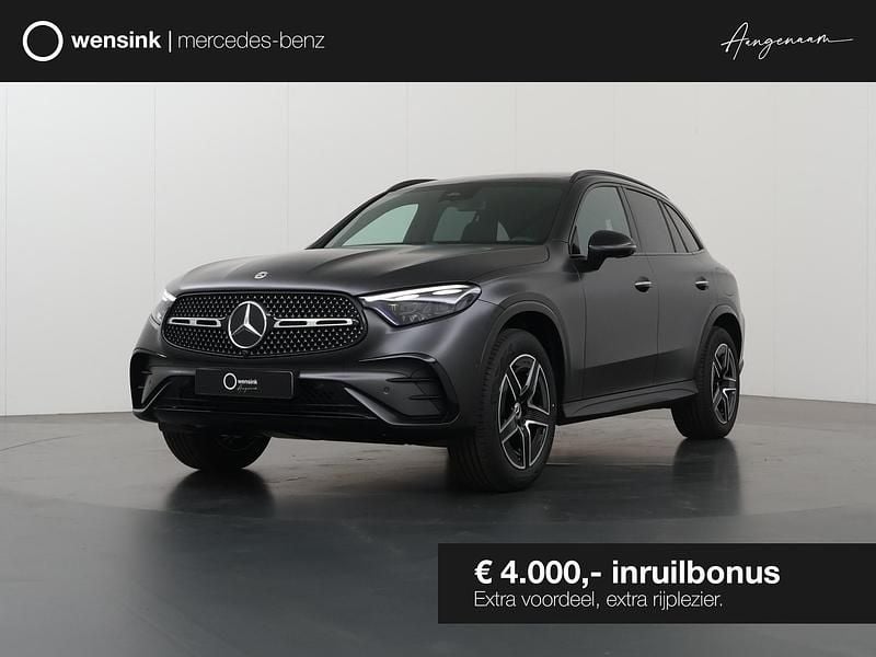 Grijs Nieuw 2025 Mercedes GLC400d Sport Edition SUV | € 90.645 - Afbeelding 1/4