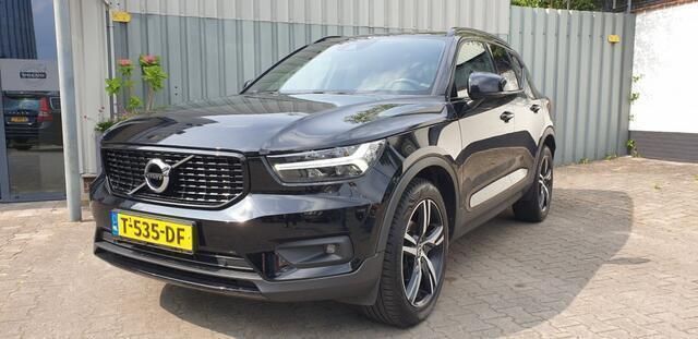 Zwart Gebruikt 2019 Volvo XC40 Inscription SUV | € 19.500 (Eerlijke prijs) - Afbeelding 1/4